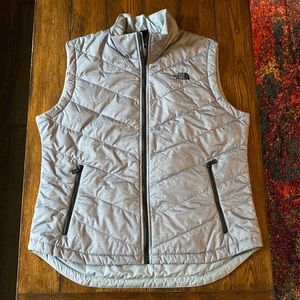 Womens North Face Vest Grey in XLNever worn. NWOT Gray